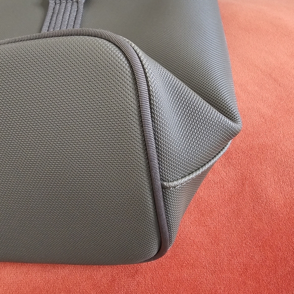 Lacoste Shoulder Bag - Picture 3 of 7